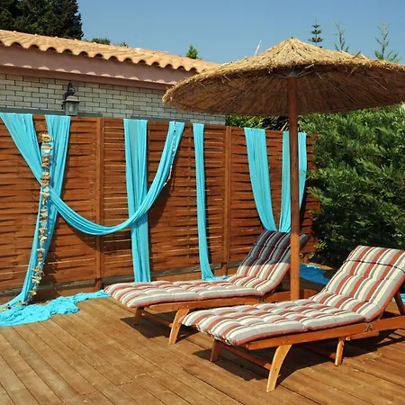 Eleas Gi Apartment *